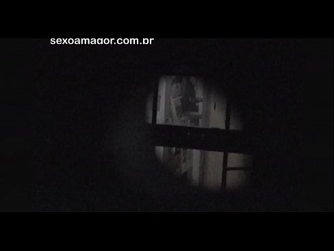 ❤️ Faigheann Blondie fístapáil rúnda ag voyeur comharsanachta i bhfolach taobh thiar de brící cuasach Porn ardchaighdeáin uainn ga.porno-filmy.ru ️❤